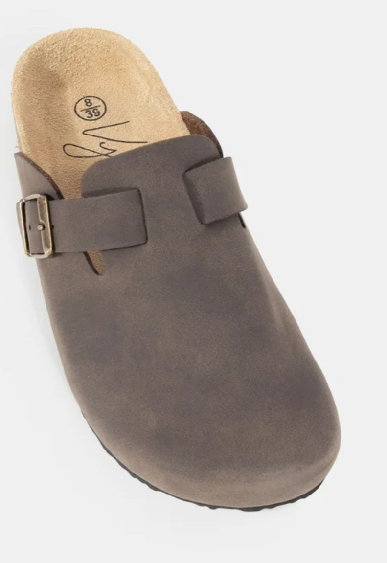 Vanessa Natural Clogs Brown